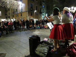 Nadal 2019 a Girona. Girona Christmas Swing amb The Lolita's Sisters a la Rambla de la Llibertat