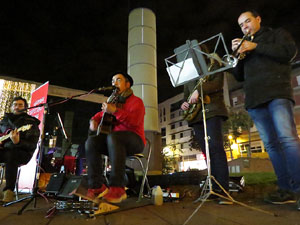 Nadal 2019 a Girona. Girona Christmas Swing amb Pau Morales & Ricard Figueres, a la pla&ccedil;a Miquel Santal&oacute;