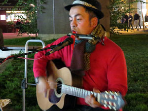 Nadal 2019 a Girona. Girona Christmas Swing amb Pau Morales & Ricard Figueres, a la pla&ccedil;a Miquel Santal&oacute;