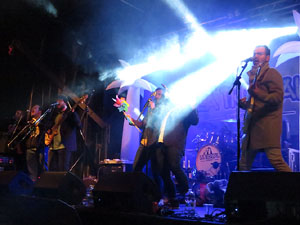 Nadal 2019 a Girona. Concert de Cap d'Any amb La Tropical versions