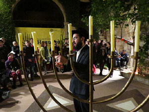 Nadal 2019 a Girona. Encesa de les llums de Hanukk&agrave; al pati dels Rabins