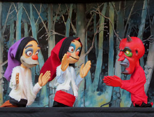 Nadal 2019. Cercavila i Els Pastorets de la Mula Baba a la pla&ccedil;a del Pallol