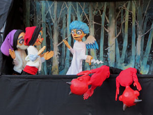 Nadal 2019. Cercavila i Els Pastorets de la Mula Baba a la pla&ccedil;a del Pallol