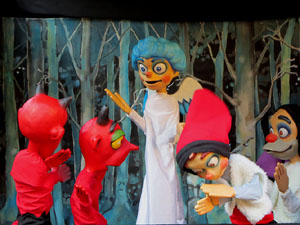 Nadal 2019. Cercavila i Els Pastorets de la Mula Baba a la pla&ccedil;a del Pallol