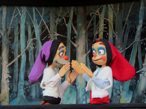 Nadal 2019. Cercavila i Els Pastorets de la Mula Baba a la pla&ccedil;a del Pallol