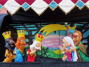 Nadal 2019. Cercavila i Els Pastorets de la Mula Baba a la pla&ccedil;a del Pallol