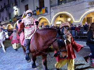 La Cavalcada de Reis 2020. Arribada del seguici a la pla&ccedil;a del Vi