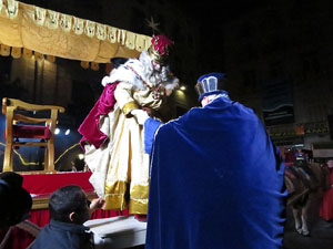 La Cavalcada de Reis 2020. Arribada del seguici a la pla&ccedil;a del Vi