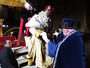 La Cavalcada de Reis 2020. Arribada del seguici a la pla&ccedil;a del Vi