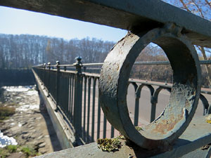El pont de la Barca sobre el riu Ter constru&iuml;t el 1902