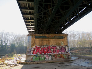 El pont de la Barca sobre el riu Ter constru&iuml;t el 1902