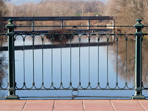 El pont de la Barca sobre el riu Ter constru&iuml;t el 1902