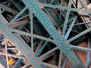 El pont de la Barca sobre el riu Ter constru&iuml;t el 1902