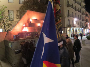 Acció de Tsunami Democràtic a la plaça de de l'U d'octubre de 2017 sota el lema 'Fem-los reflexionar'