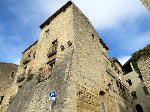 Porta i Torre Rufina. L'edifici havia estat la casa del doctor Porcalla