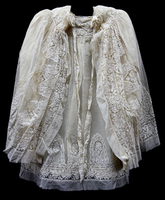 Capa de bateig. Ultim quart segle XIX primer quart segle XX