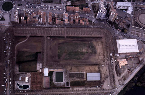 Vista aèria del camp de Mart, a la Devesa. 2002