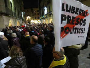 Concentració a la plaça del Vi per la independència i la llibertat dels presos polítics