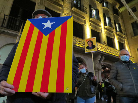 Concentració per la llibertat dels presos polítics a la plaça del Vi