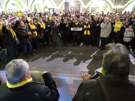 Concentració per la llibertat dels presos polítics a la plaça del Vi