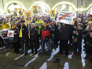 Concentració a la plaça del Vi per la independència i la llibertat dels presos polítics