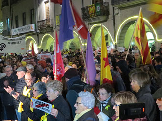Concentració a la plaça del Vi per protestar contra la decisió del jutge del Tribunal Suprem