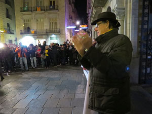 Concentraci&oacute; a la pla&ccedil;a del Vi per protestar contra la decisi&oacute; del jutge del Tribunal Suprem