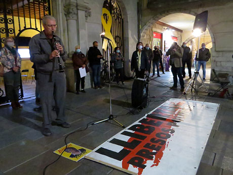 Concentració per la llibertat dels presos polítics a la plaça del Vi