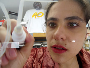 Festival Fitag 2020. Girona pren vida. Espectacles als aparadors de les botigues de Girona