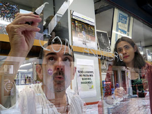 Festival Fitag 2020. Girona pren vida. Espectacles als aparadors de les botigues de Girona