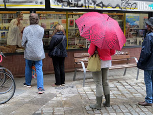 Festival Fitag 2020. Girona pren vida. Espectacles als aparadors de les botigues de Girona