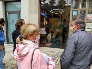 Festival Fitag 2020. Girona pren vida. Espectacles als aparadors de les botigues de Girona