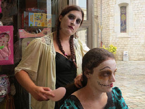 Festival Fitag 2020. Girona pren vida. Espectacles als aparadors de les botigues de Girona