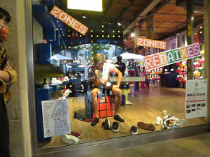 Festival Fitag 2020. Girona pren vida. Espectacles als aparadors de les botigues de Girona