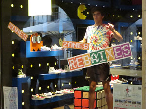 Festival Fitag 2020. Girona pren vida. Espectacles als aparadors de les botigues de Girona