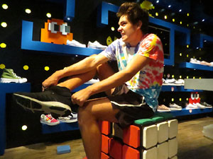 Festival Fitag 2020. Girona pren vida. Espectacles als aparadors de les botigues de Girona