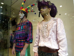 Festival Fitag 2020. Girona pren vida. Espectacles als aparadors de les botigues de Girona