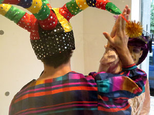 Festival Fitag 2020. Girona pren vida. Espectacles als aparadors de les botigues de Girona