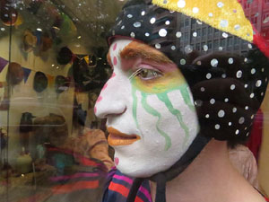 Festival Fitag 2020. Girona pren vida. Espectacles als aparadors de les botigues de Girona