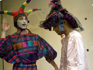 Festival Fitag 2020. Girona pren vida. Espectacles als aparadors de les botigues de Girona