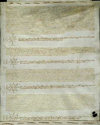 22 de febrer de 1494. Joan Almar, mercader ciutadà de Girona i síndic dels remences, ven a Benet Simó, prevere de la Seu de Girona, dues cases contigües, situades al carrer de Sant Llorenç per 300 lliures. Aquestes cases afronten [...] al sud amb el pati on havia estat la sinagoga o escola vella dels jueus, a l'oest amb la muralla de les Ballesteries [...]