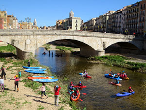 VIII Jornada de l'Esport Femen&iacute; 2020 a la pla&ccedil;a Salvador Espriu, la de Francesc Calvet i Rubalcaba, la pla&ccedil;a Catalunya i el riu Onyar
