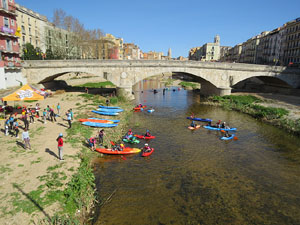 VIII Jornada de l'Esport Femen&iacute; 2020 a la pla&ccedil;a Salvador Espriu, la de Francesc Calvet i Rubalcaba, la pla&ccedil;a Catalunya i el riu Onyar