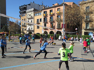 VIII Jornada de l'Esport Femen&iacute; 2020 a la pla&ccedil;a Salvador Espriu, la de Francesc Calvet i Rubalcaba, la pla&ccedil;a Catalunya i el riu Onyar