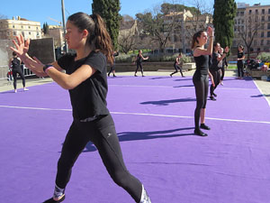 VIII Jornada de l'Esport Femen&iacute; 2020 a la pla&ccedil;a Salvador Espriu, la de Francesc Calvet i Rubalcaba, la pla&ccedil;a Catalunya i el riu Onyar