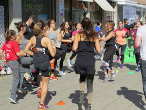 VIII Jornada de l'Esport Femen&iacute; 2020 a la pla&ccedil;a Salvador Espriu, la de Francesc Calvet i Rubalcaba, la pla&ccedil;a Catalunya i el riu Onyar