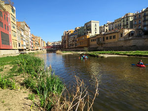 VIII Jornada de l'Esport Femen&iacute; 2020 a la pla&ccedil;a Salvador Espriu, la de Francesc Calvet i Rubalcaba, la pla&ccedil;a Catalunya i el riu Onyar