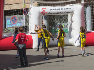 VIII Jornada de l'Esport Femen&iacute; 2020 a la pla&ccedil;a Salvador Espriu, la de Francesc Calvet i Rubalcaba, la pla&ccedil;a Catalunya i el riu Onyar