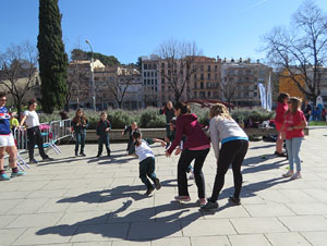 VIII Jornada de l'Esport Femen&iacute; 2020 a la pla&ccedil;a Salvador Espriu, la de Francesc Calvet i Rubalcaba, la pla&ccedil;a Catalunya i el riu Onyar
