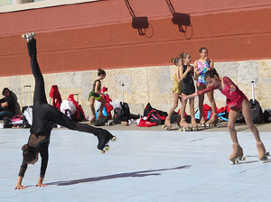 VIII Jornada de l'Esport Femen&iacute; 2020 a la pla&ccedil;a Salvador Espriu, la de Francesc Calvet i Rubalcaba, la pla&ccedil;a Catalunya i el riu Onyar